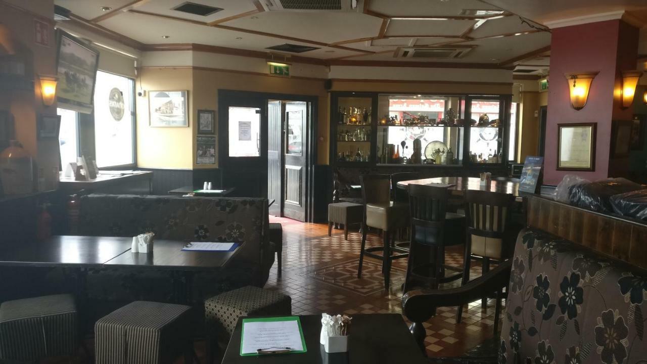 Galway Arms Inn Exteriér fotografie